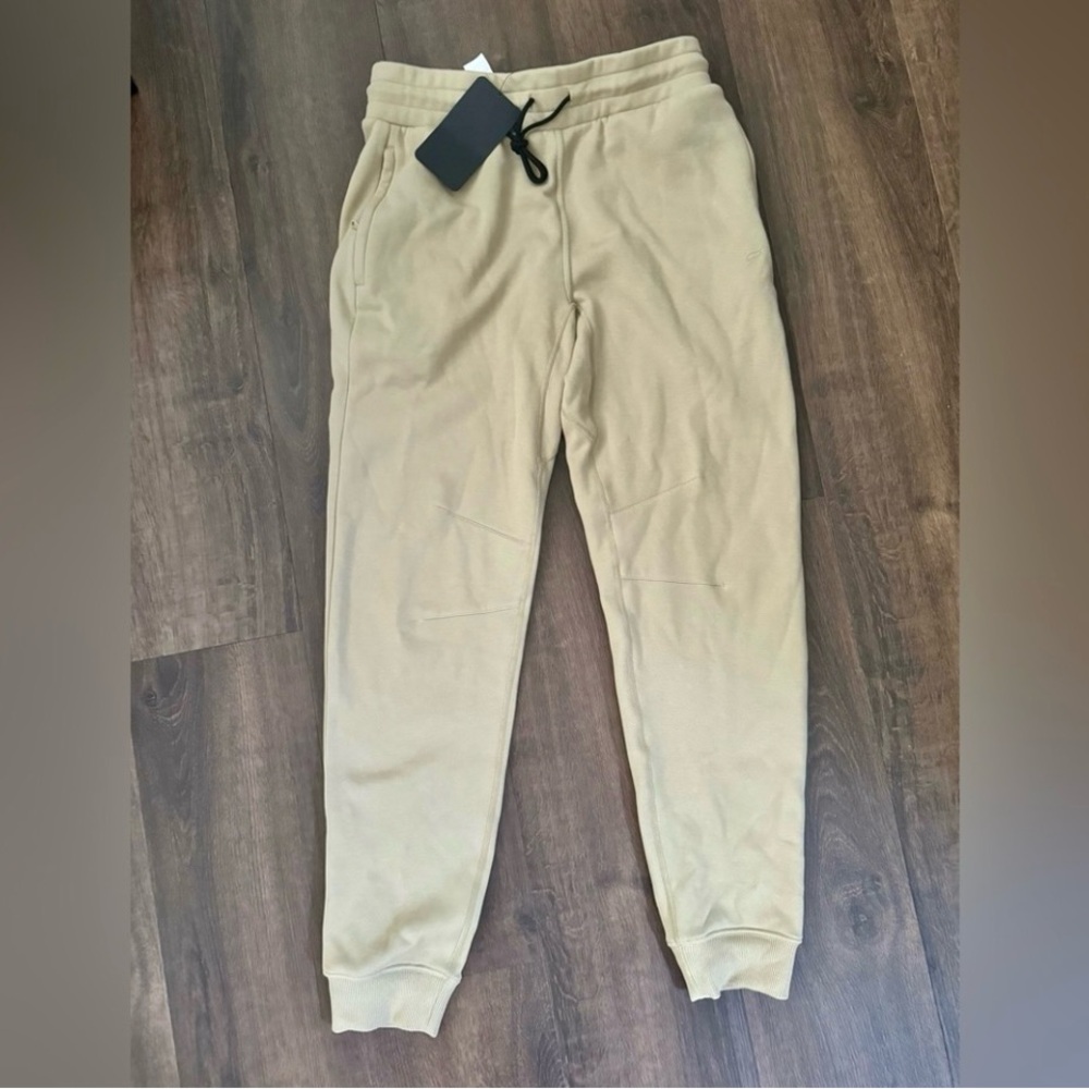 Fabletics - The go-to jogger